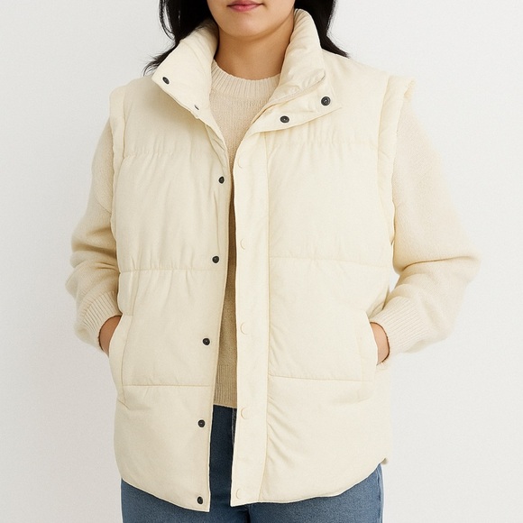 Offline by Aerie Cream white Puffer Vest fits oversized great condition - Picture 1 of 5